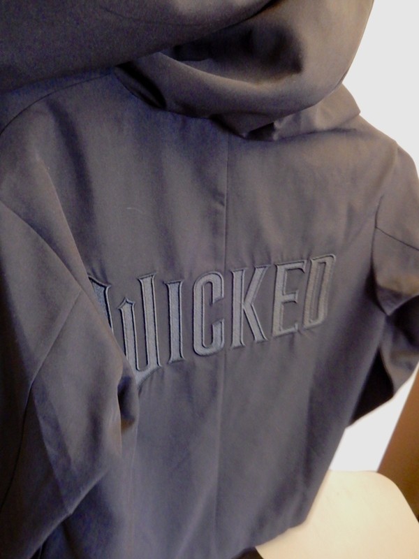 NEW!  WICKED Cape Jacket ELPHABA Black Universal Studios Halloween Costume S
