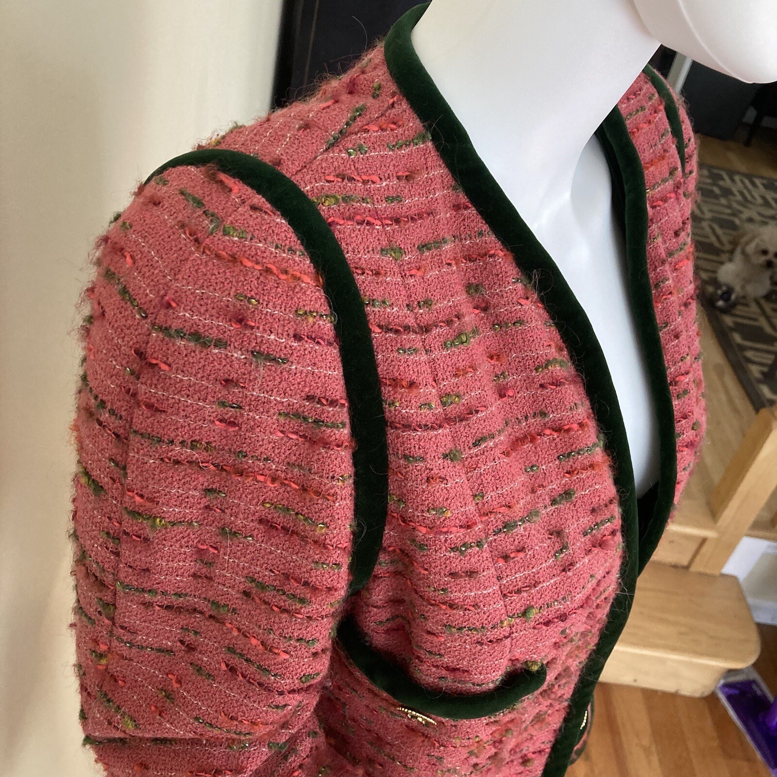 RaRe Vtg CHANEL BOUTIQUE BARBIE Pink FANTASY Boucle Jacket Green Velvet piping image 6