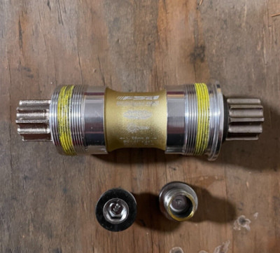 FSA Platinum Pro Megaquad Bottom Bracket 68x113mm Threaded ISIS Drive
