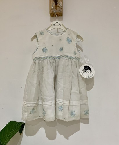 BNWT Vintage Sarah Louise White Blue Hand Embroidered Girls Smock Dress 12 Month - Picture 2 of 8