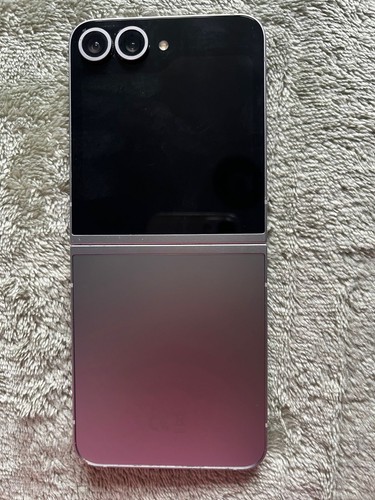 Samsung Galaxy Z Flip 6 - 256GB Steel grey Android Smartphone - GRADE A - Picture 4 of 9