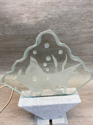 Avant Art Glass Etched Gold Fish Light 80’s Signed By Artist “ BDO “ - Picture 11 of 14
