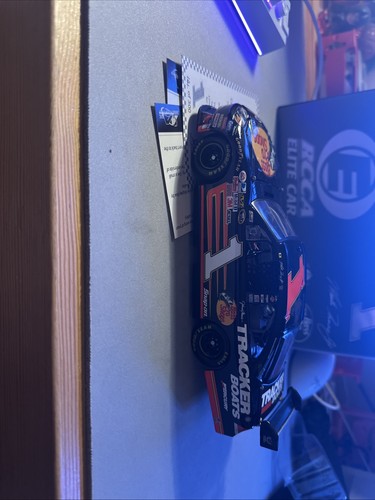 Martin Truex Jr #1 ELITE Bass Pro Shops 2008 1/24 Diecasts - Picture 5 of 9