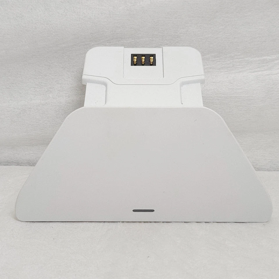 Razer Universal Quick Charging Stand For Xbox Controller - White - Missing Parts - Image 2 of 4