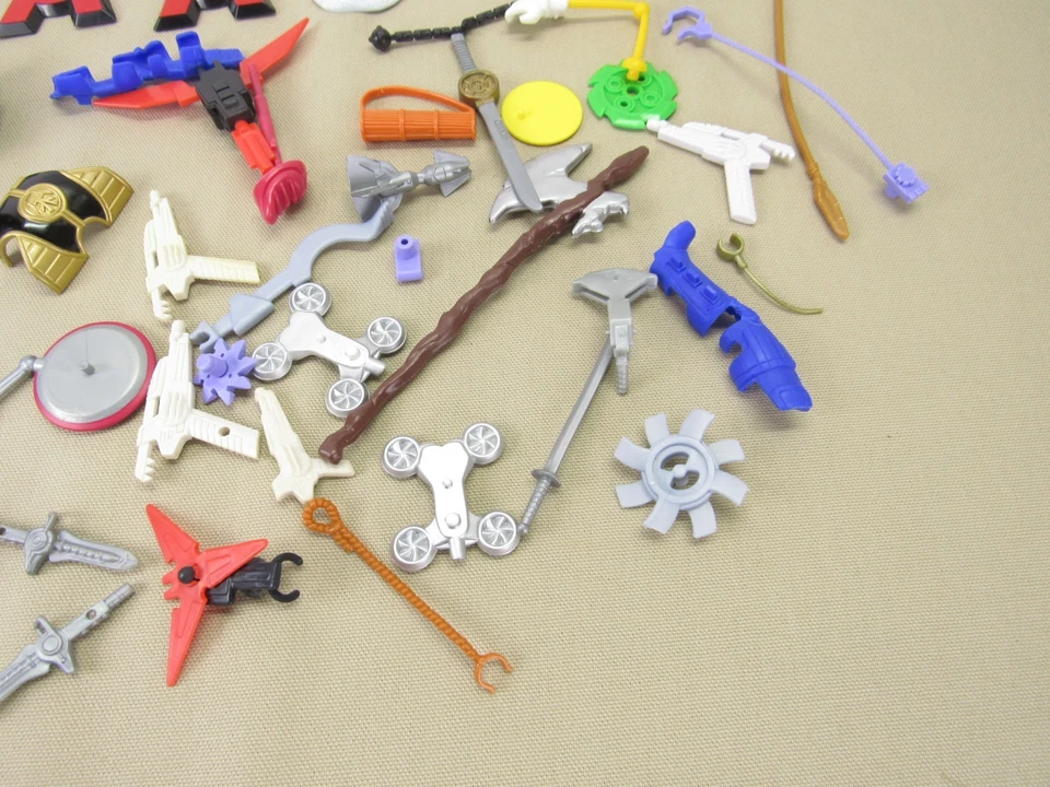 Gran Lote de Accesorios para Figuras de Acción Armas Pistolas Soportes X-Men Power Rangers Foto 3 de 4