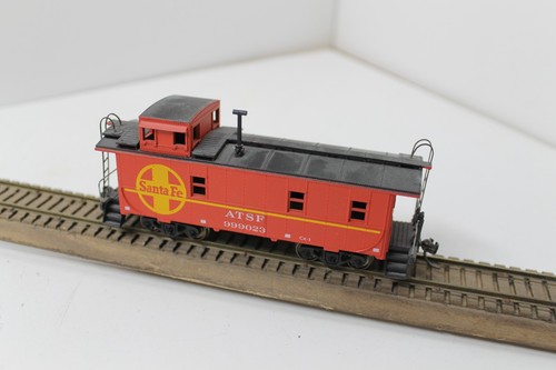Caboose Athearn 1269 escala HO ATSF 999023 MW Kadee's Santa Fe usado | Zustand: Used