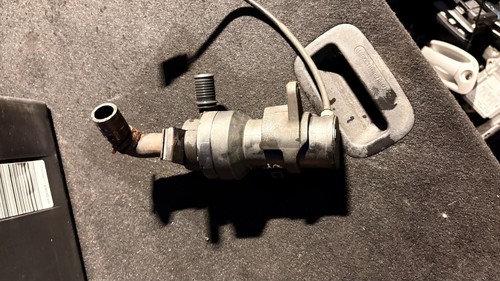 JAGUAR X-TYPE FUEL CARBON CANISTER PURGE VAPOUR VALVE SOLENOID 2007 - Picture 4 of 17