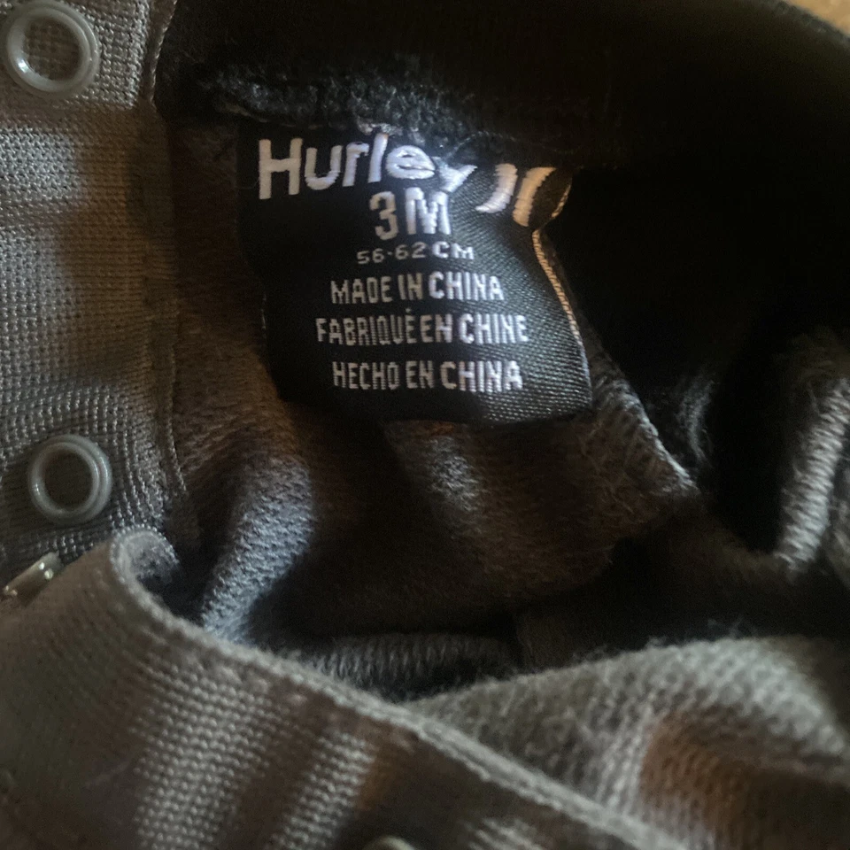 Hurley Baby Boy Romper Size 3 Months Long Sleeve NWT - Изображение 3 из 3