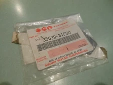 NOS OEM Suzuki DR-Z400S GSX-R750 +++ Turn Signal Front Plate # 35629-31F00