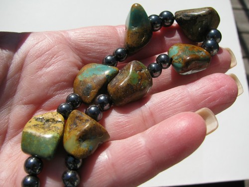 VTG. UNISEX RARE CHUNKY GREEN BLUE BROWN TURQUOISE 18MM. HEMATITE BEAD NECKLACE - Picture 5 of 5