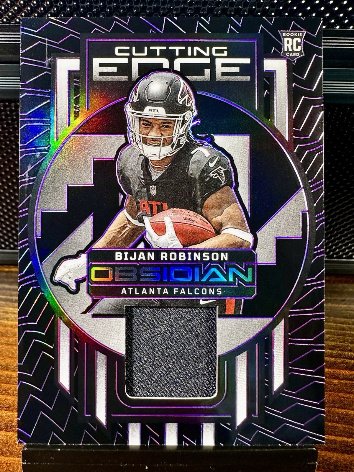 2023 Obsidian Cutting Edge Bijan Robinson, Purple, SSP#/75 (MEM, RC) Falcons 🔥
