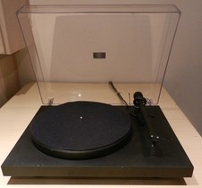 Project Debut 3 Turntable with Ortofon OMB Cartridge debut iii