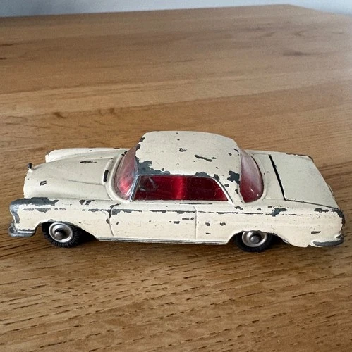 VINTAGE CORGI TOYS - MERCEDES - BENZ 220 SE COUPE  CAR - 230 - CREAM