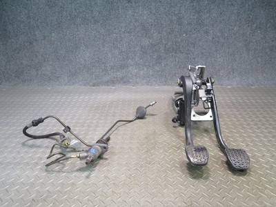 03-08 BMW E85 Z4 M/T CLUTCH & BRAKE PEDAL W CLUTCH CYLINDER & HOSE LINE 66K OEM