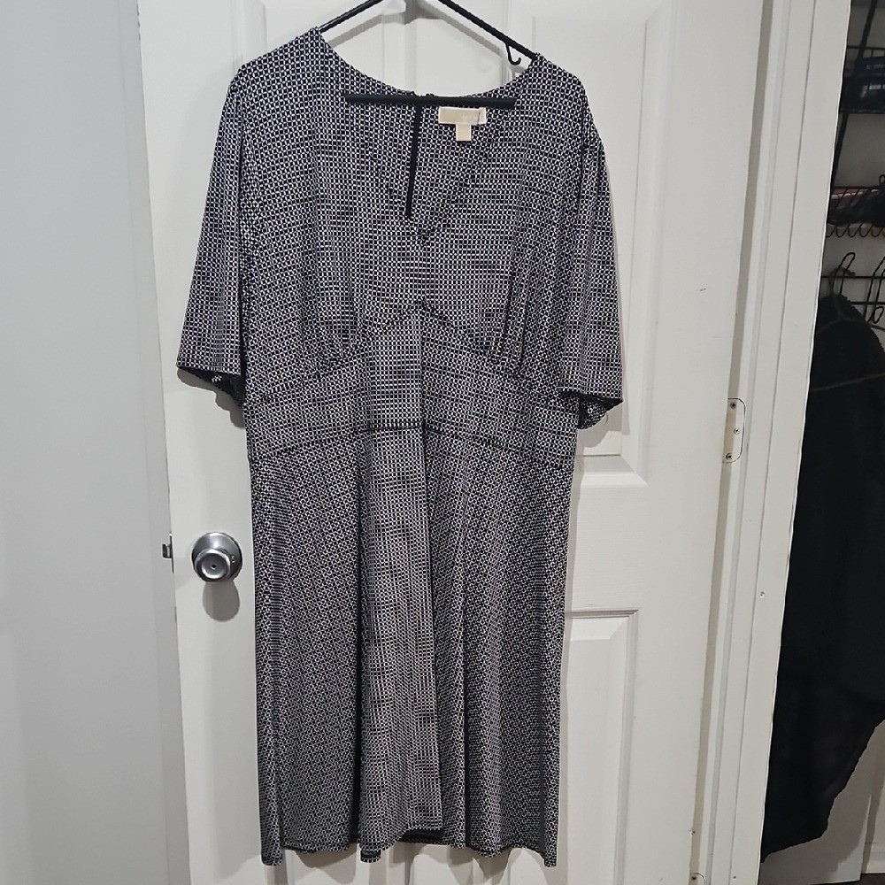 Michael Michael Kors Black & White Geometric Dress | Plus Size 2X