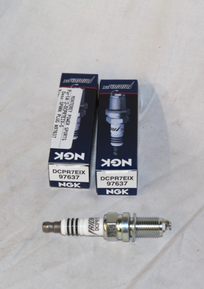 NEW Genuine NGK  Iridium IX Spark Plugs DCPR7EIX Lot of 2