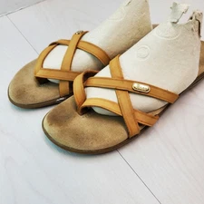 G H Bass & Co Sunjuns Sharon Womens Tan Leather Thong Sandals Size 9.5N