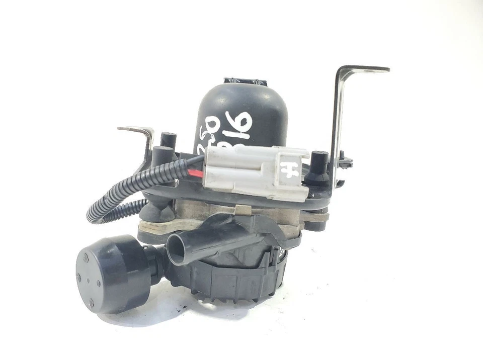 Toyota Tacoma 2005 2011 OEM bomba de inyección de aire 2,7 L 4 cilindros  Foto 4 de 4