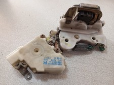 Porte arrière et accessoires Nissan TINO