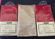 Poinsettia Damask Fabric Napkins by Better Home Plastics Corp 4 Red 1 Gold New