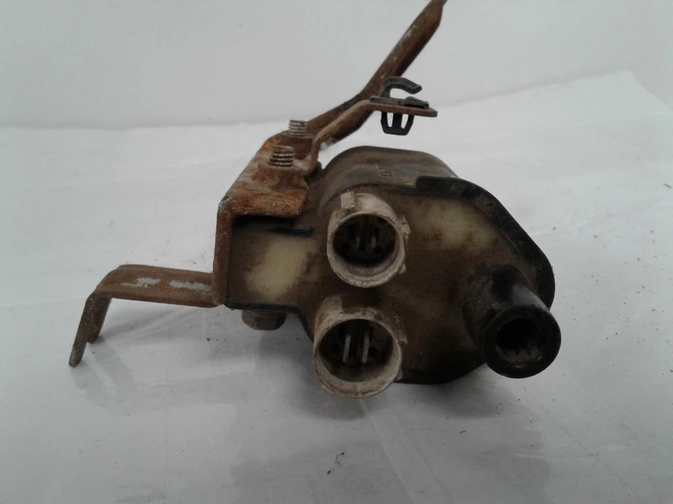 Bobina de encendido usada se adapta a: Honda Accord 1989 grado A Foto 3 de 4