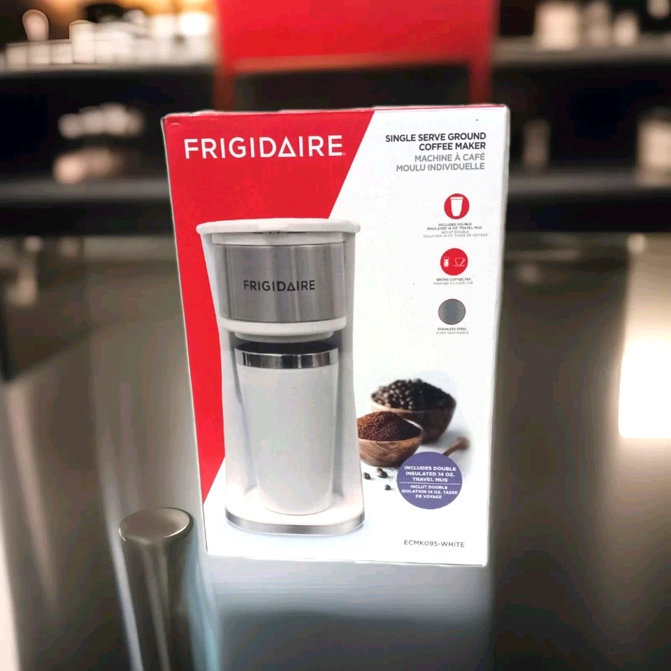 Frigidaire Retro 1-Cup Single Serve Coffee Maker + Travel Mug - New - Image 2 of 4