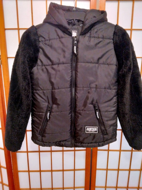JUSTICE GIRLS LARGE 12/14 BLACK WINTER HOODED JACKET FAUR FUR SLEEVES EXCELLENT