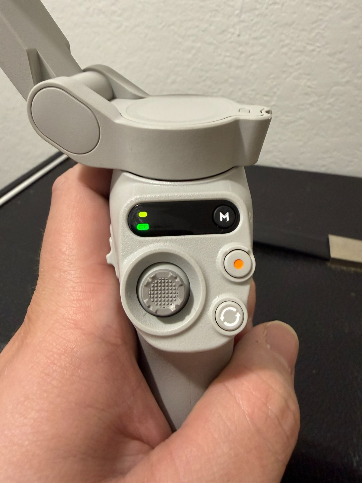 DJI Osmo Mobile SE Gimbal Stabilizer TESTED WORKING No Tripo