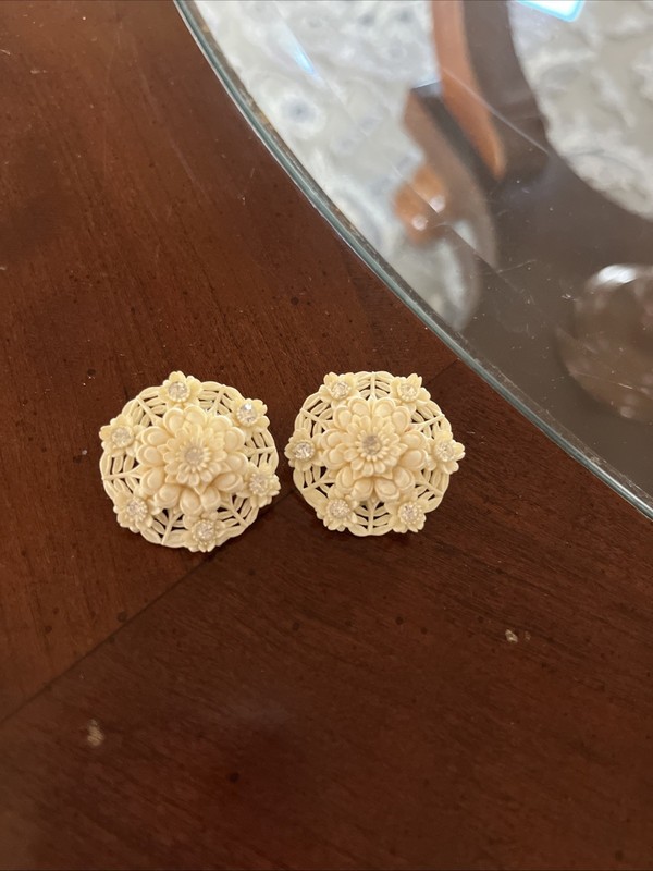 Vintage Ecru Floral Rhinestones Clip On Earrings Mid Century 