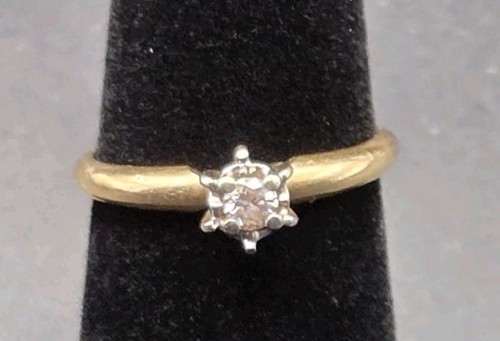14k yellow gold diamond solitaire ring Tested Not Graded size 6