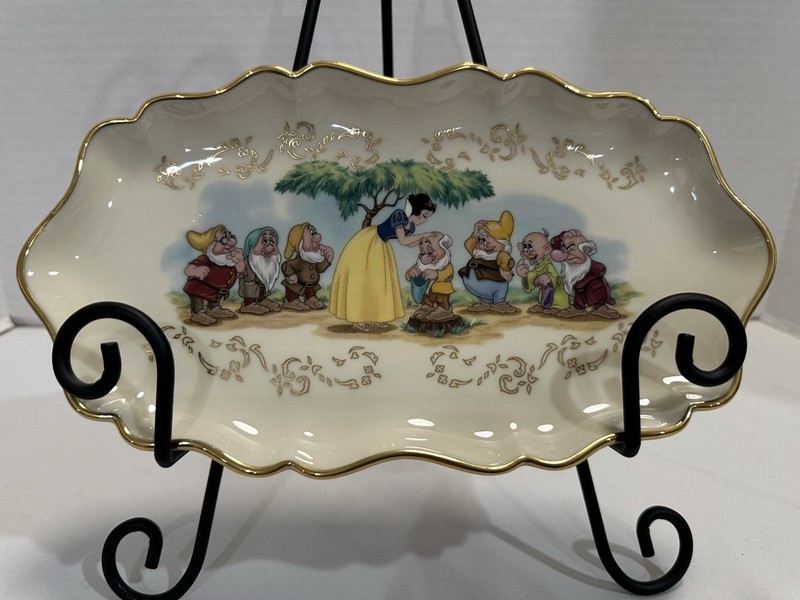 1997 Lenox Disney’s Snow White & Dwarfs Candy Dish with Box Fine Ivory China 