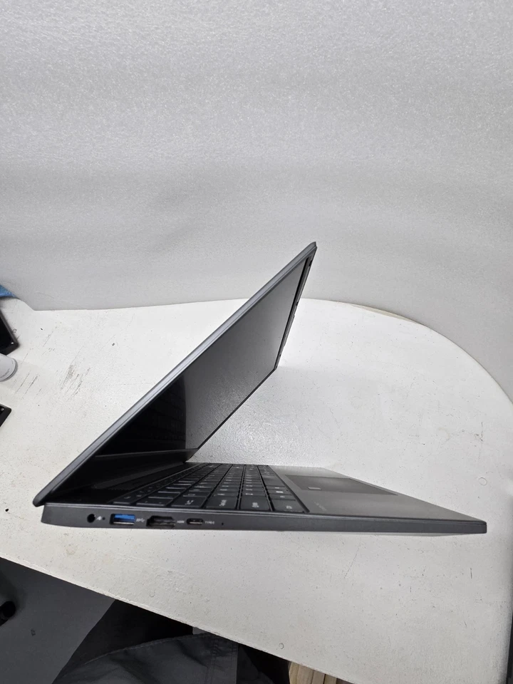 Portátil Gateway GWNR71539BK 15,6" Ryzen 7 3700U 2,3 GHz 8 GB sin HD/OS (FL) Foto 4 de 4