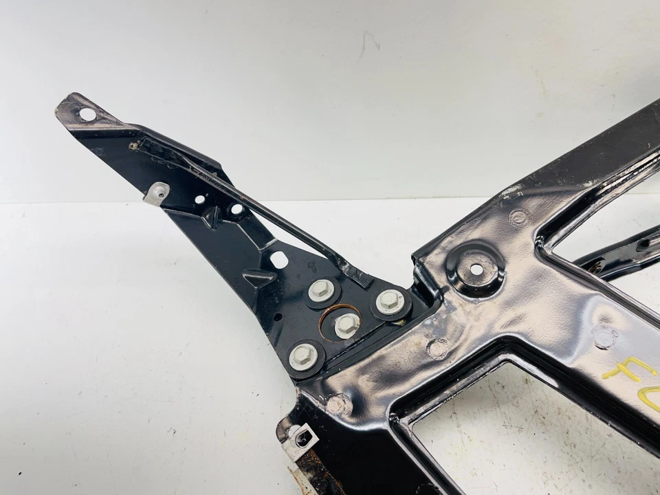 Soporte de guardabarros delantero izquierdo Pontiac Solstice 2006-2010 OEM Foto 2 de 4