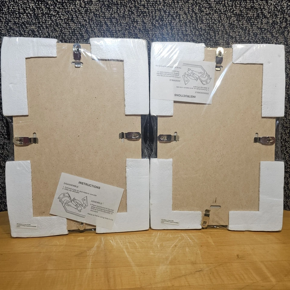 MCS - Clipframe - Glass Clip Picture Frame for a 4 x 6" Photograph  - Image 4 of 4