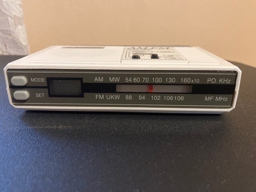 Vintage Hi-Bunsonic Digital Alarm Clock AM/FM Radio Creme White New no box - Picture 4 of 11