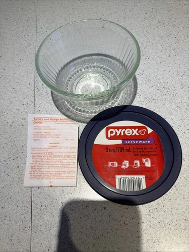 Vintage Pyrex 7401-S Nesting Bowl Sculptured Ribbed 3 Cups With Lid