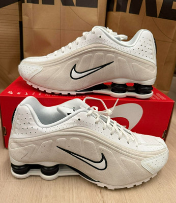 SIZE 10 - NEW Nike Shox R4 Summit White Light Orewood Brown HQ7739-100 WOMEN'S