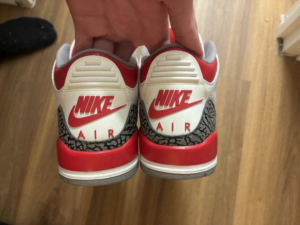 Size 10 - Jordan 3 Retro Mid Fire Red - Image 4 of 4