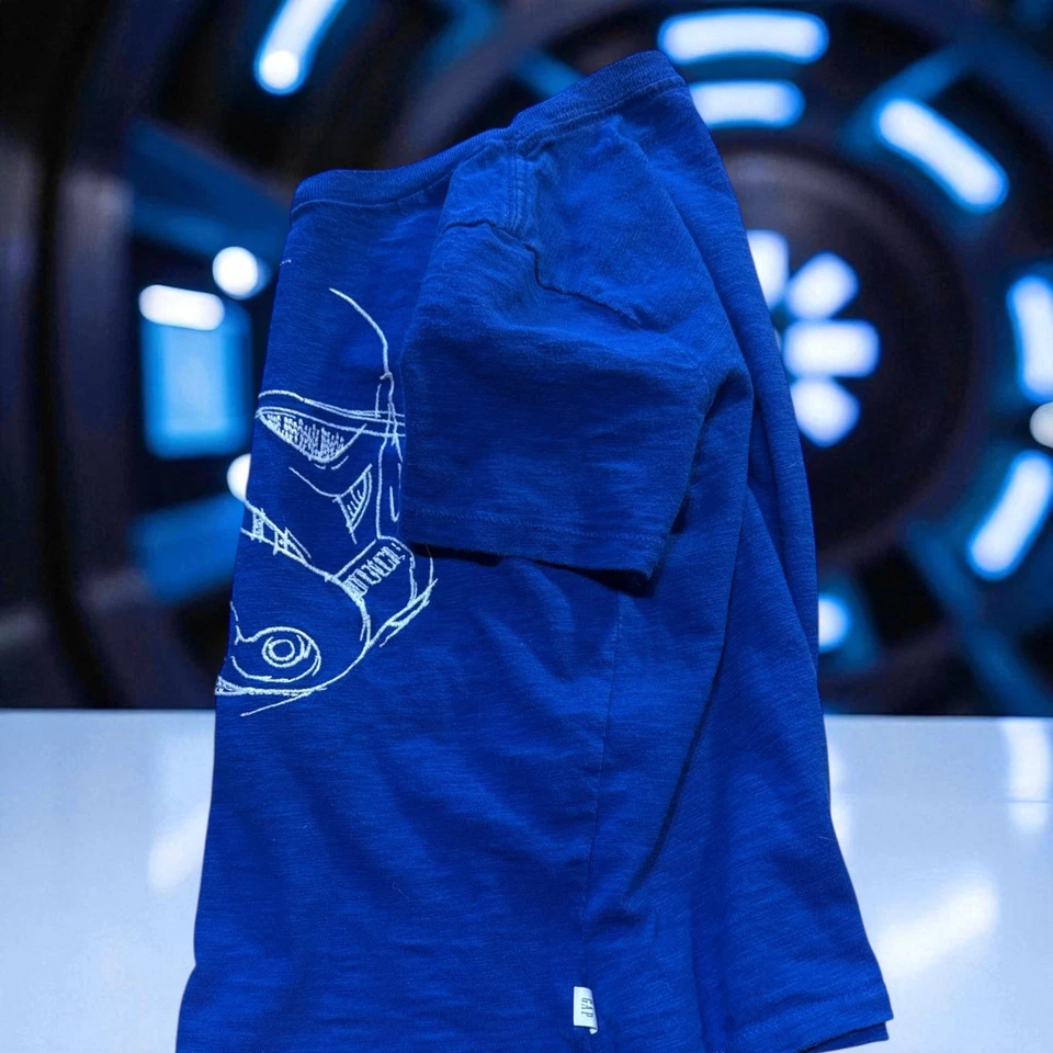 Gap Star Wars Stormtrooper Boy's T-Shirt Size S (6-7)/P Regular Brilliant Blue - Image 3 of 4
