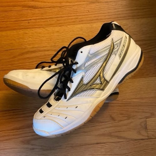 Mizuno Wave Gate Badminton Shoes White Gold Black Lightly Used Men’s Size 9.5