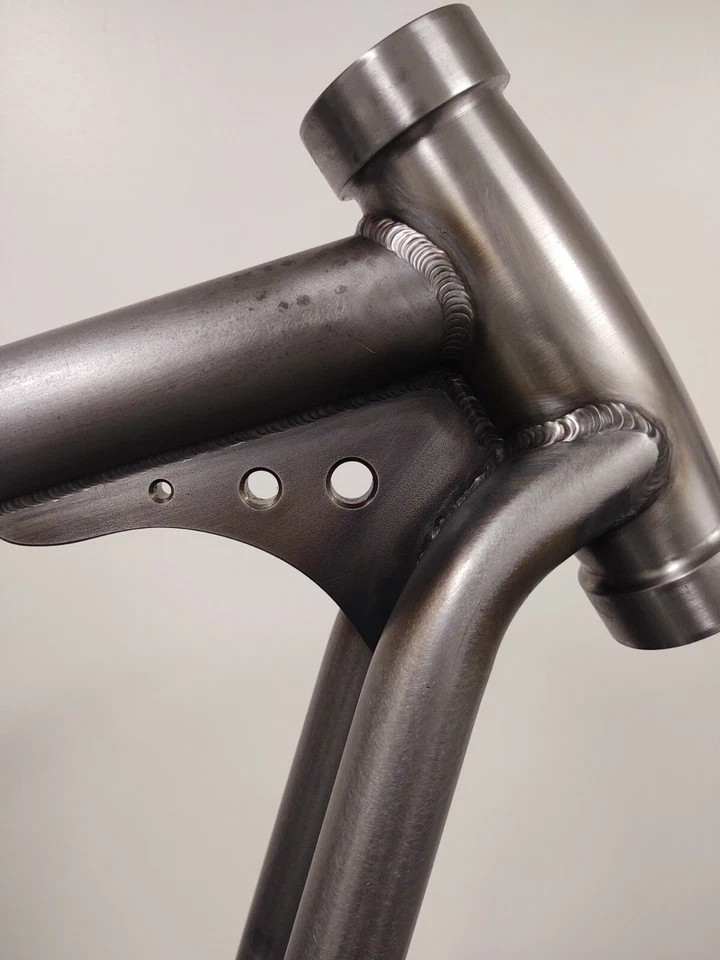 Rastrillo Tinworksinc Sportster 2004-UP 35° cuello de cisne marco rígido asiento abatible hecho en Estados Unidos Foto 2 de 4