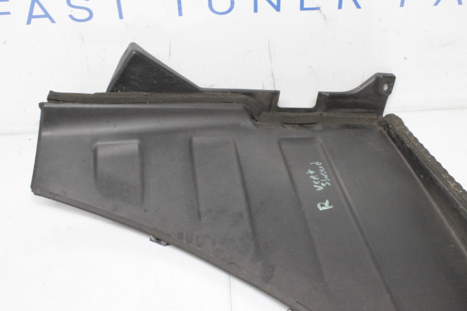 12-14 MCLAREN MP4-12C MP4 12C 570 650 OEM RH QUARTER PANEL DUCT SHROUD 11A4117CP
