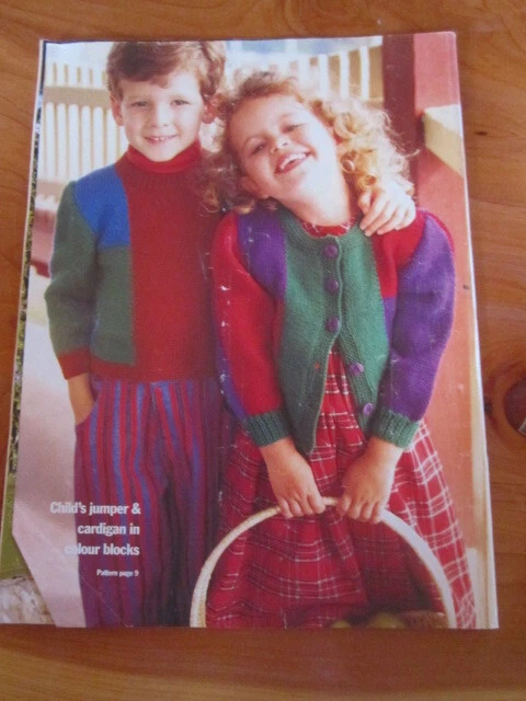 KNITTING PATTERN BOOK FAMILY CIRCLE FAMILY KNIT BOOK GREAT **** MUST SEE - Image 2 of 2