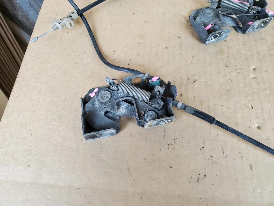 Infiniti G35 G37 G25 2007-2013 pestillo capó - conductor + pasajero + cables Foto 4 de 4