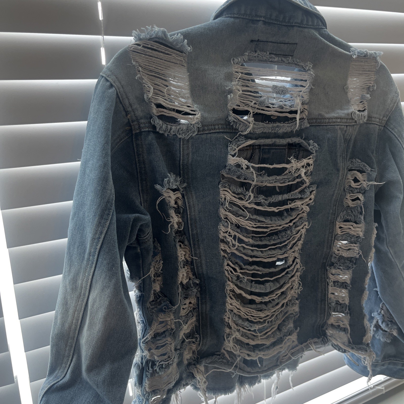 Thrill Destroyed Cold Shoulder Cutout Distressed … - image 8