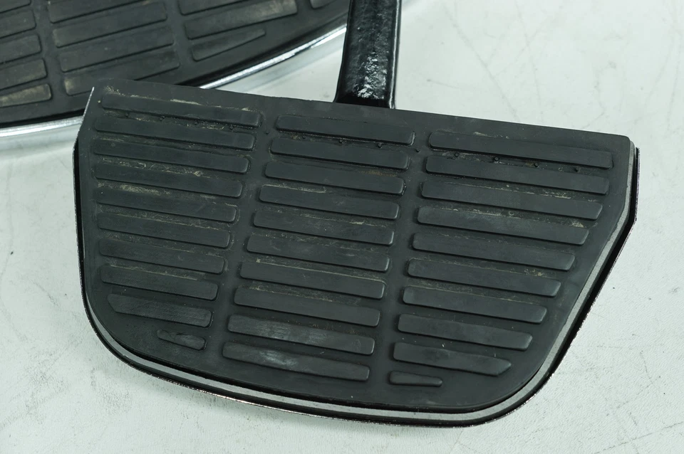 Harley Touring Electra Glide 96 reposapiés izquierdo derecho conductor y paso Foto 4 de 4