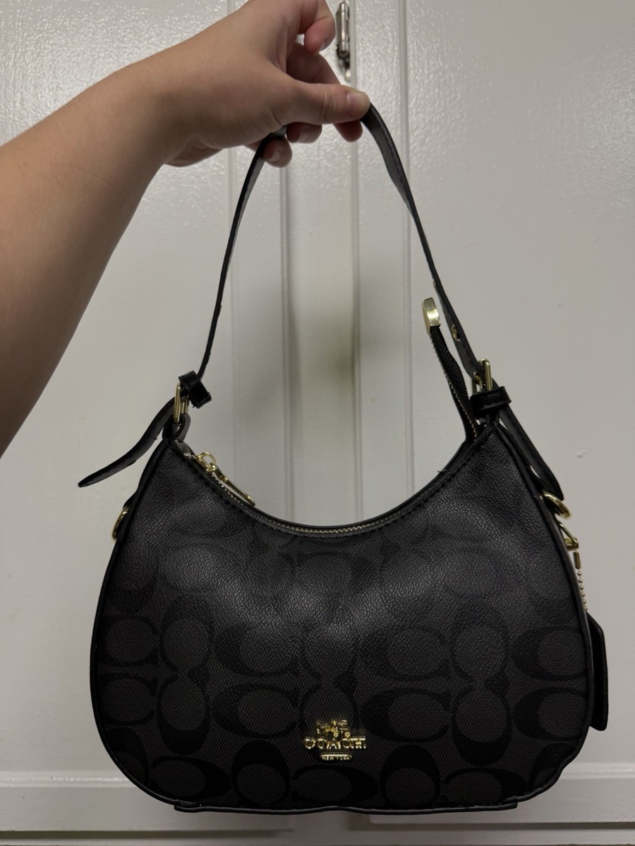 Coach Black Shoulder Bag Gold Hardware Logo Pattern with  display picture 2