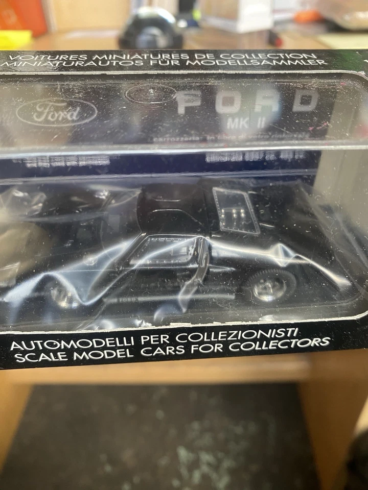 Bang 1/43 Ford GT40 Mk2 Stradale Auto Strada Nero 7079 - Immagine 2 di 4