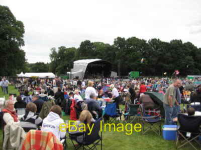Photo 6x4 Picnic time at Clumber concert Hardwick Village Some members br c2008