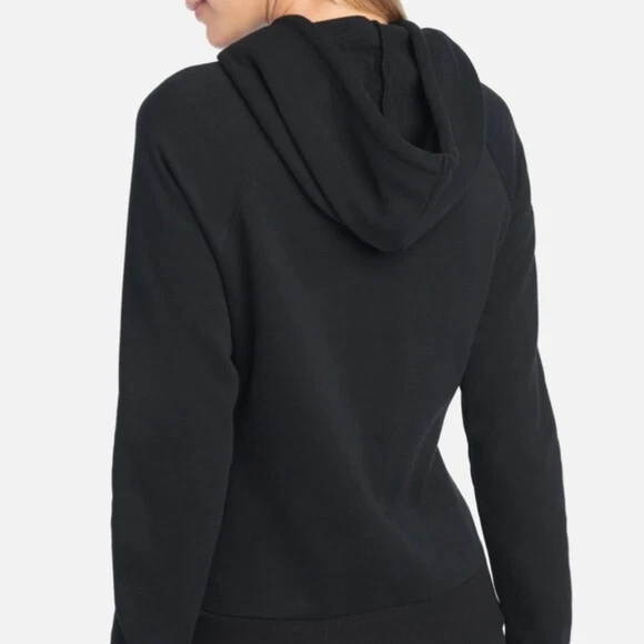 SUÉTER CUELLO EN V LIZ CLAIRBORNE Foto 3 de 4